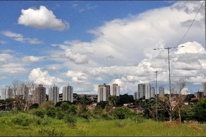 Sábado será com pancadas de chuva e máxima de 36°C no Estado