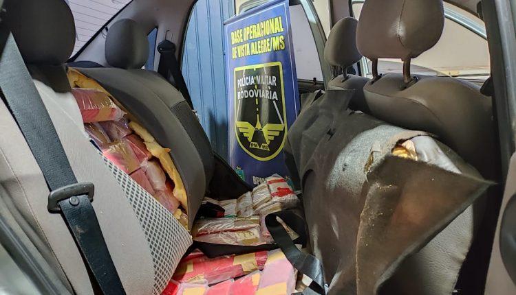 Mulher é flagrada com mais de 200 quilos de maconha em carro de passeio na MS-164