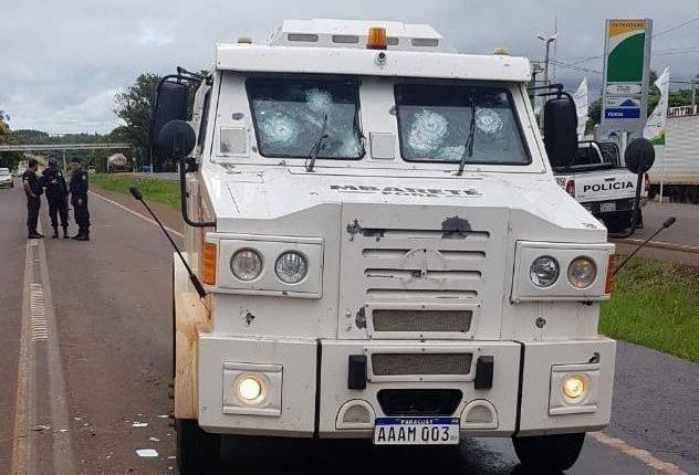 Bomba lançada por bandidos parou carro-forte antes de roubo de R$ 1,2 mi na fronteira