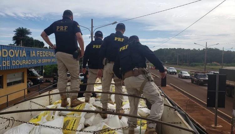 Carga milionária de cocaína é apreendida em caminhão de trigo pela PRF