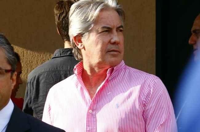 Após se livrar de prisão na pandemia, Baird consegue na Justiça passaporte de volta