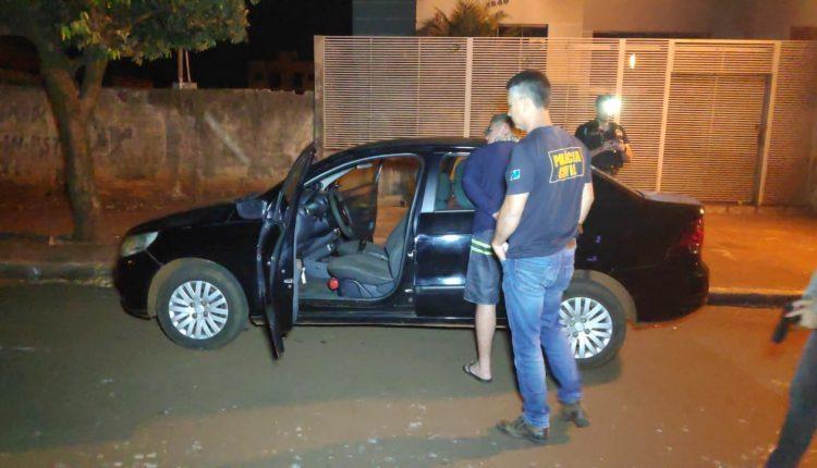 Ladrão é preso tentando furtar maconha de carreta em frente à delegacia