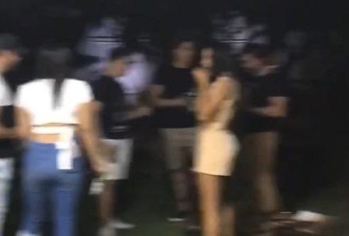 Aglomeração em bar acaba com tiros e garrafas arremessadas contra PMs