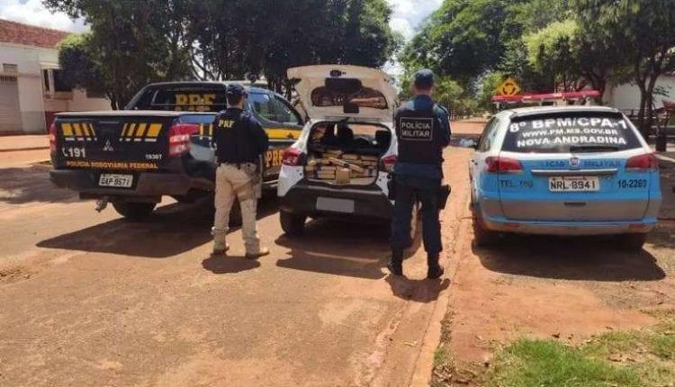 Traficante abandona carro lotado de maconha