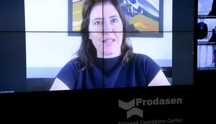 Com PEC Emergencial, governo pode pagar auxílio de até R$ 400, diz Simone Tebet