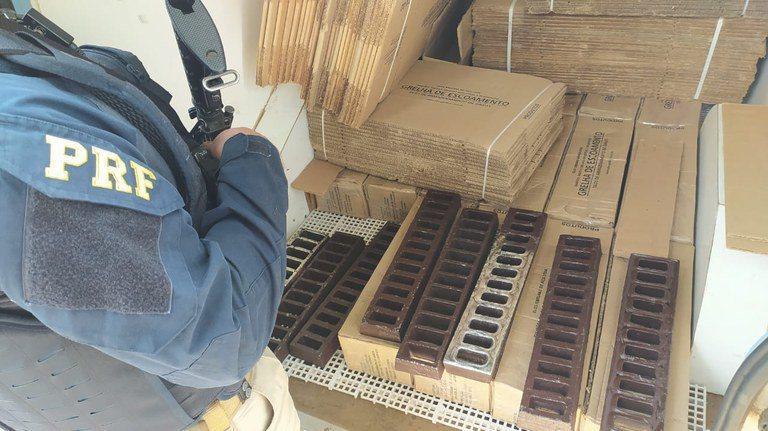 Dois são presos pela PRF com 400 quilos de prata na BR-262