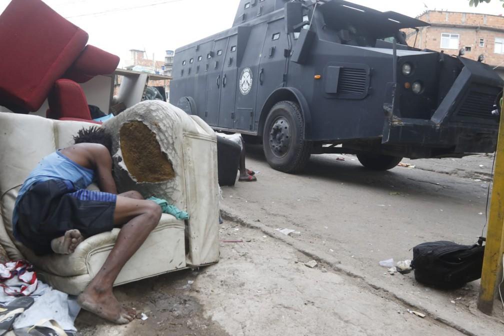 Operação no Rio deixa 25 mortos, provoca intenso tiroteio e tem fuga de bandidos