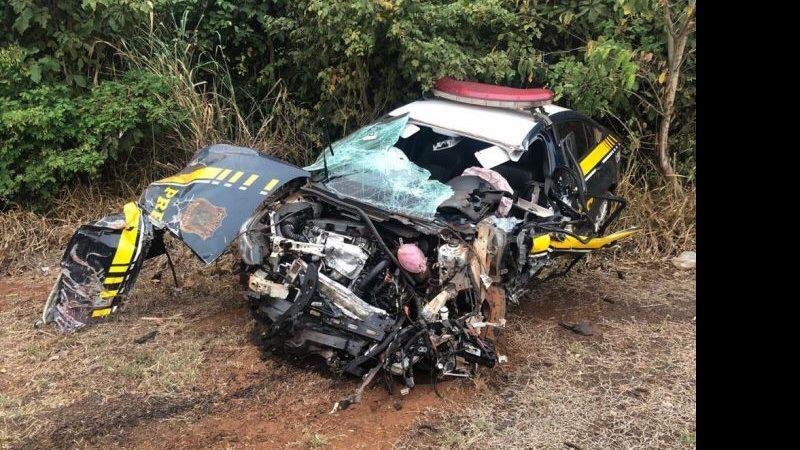 Viatura da PRF bate em caminhão na BR-163