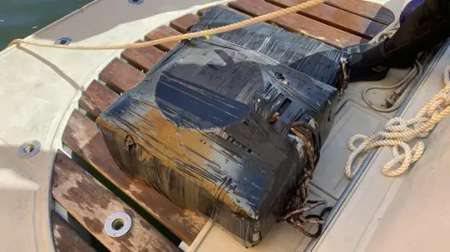 PF encontra 98 quilos de cocaína em casco de navio no litoral