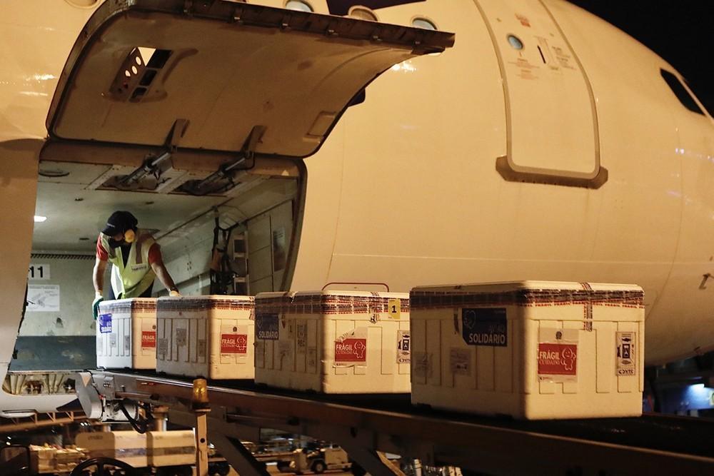 Produção de vacinas para por falta de insumos