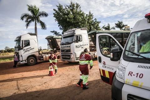 Homem é encontrado morto dentro de caminhão