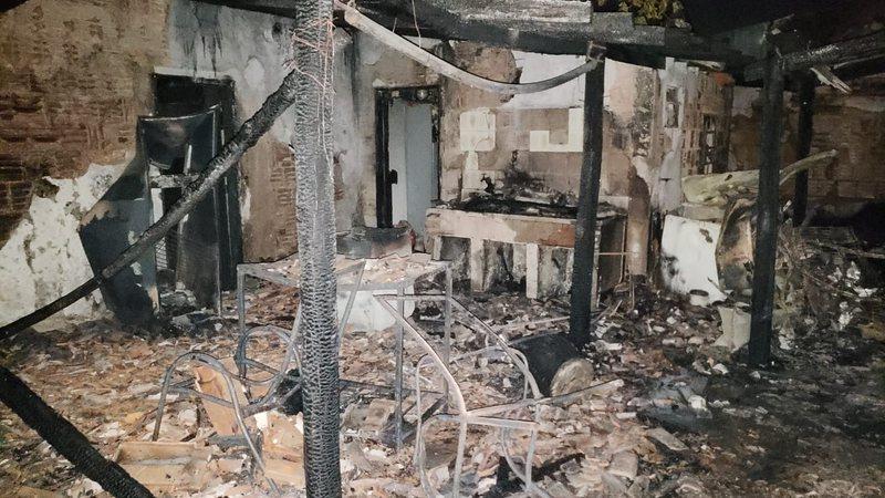 Vizinhos tentaram quebrar janela para salvar idosa que morreu carbonizada em Campo Grande