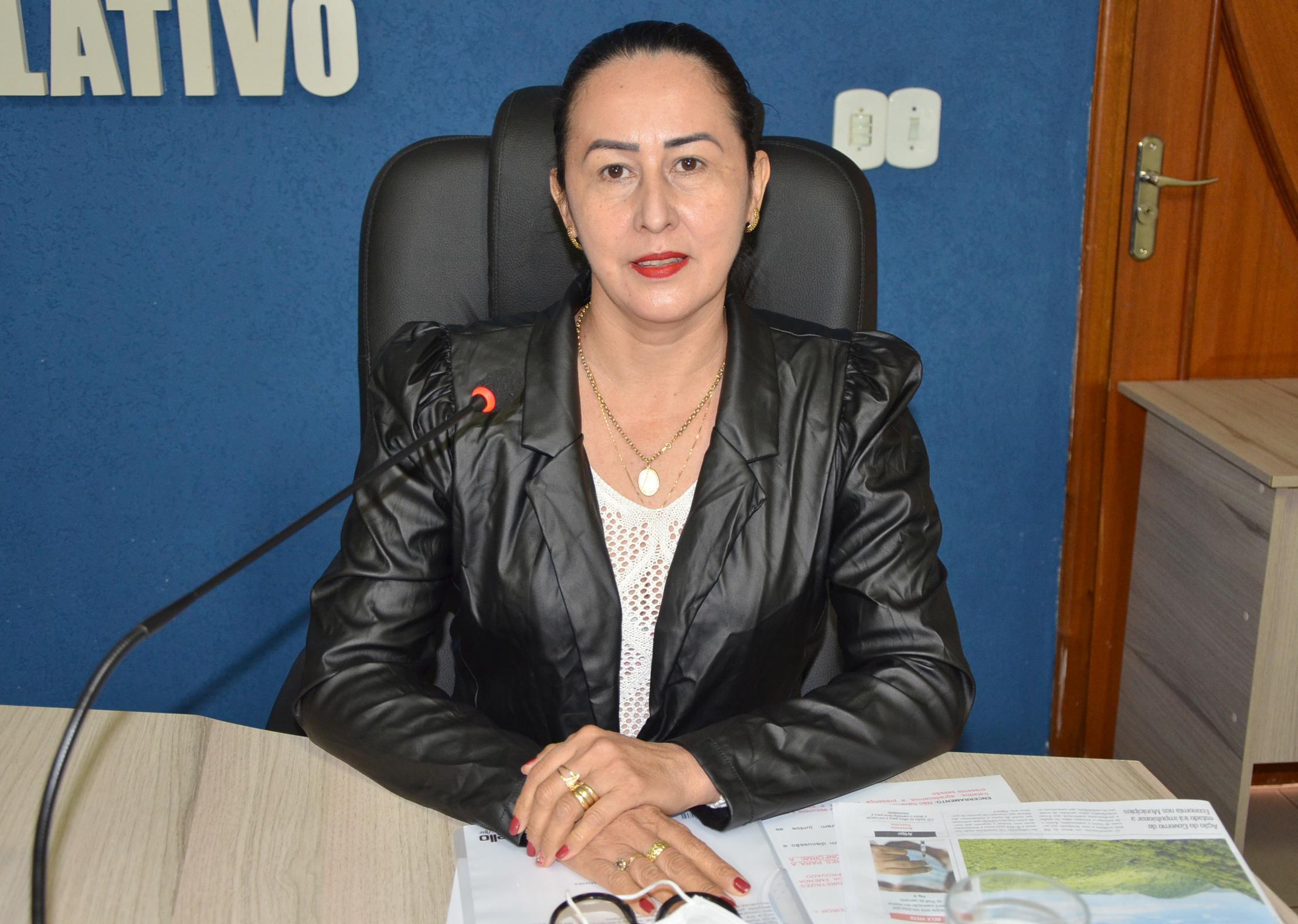 Prefeita assina lei municipal que institui Programa Primeiro Emprego em Jardim