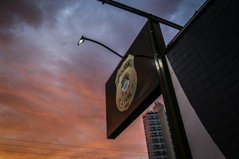 Durante roubo de caminhonete, bandidos fazem PIX com R$ 8 mil das vítimas