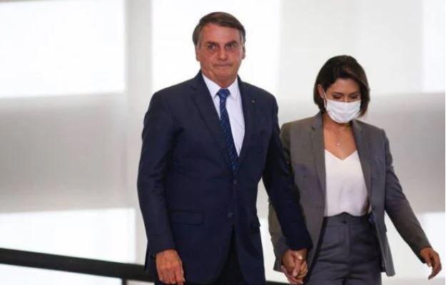 Casamento de Michelle e presidente Jair Bolsonaro atravessa crise, diz colunista