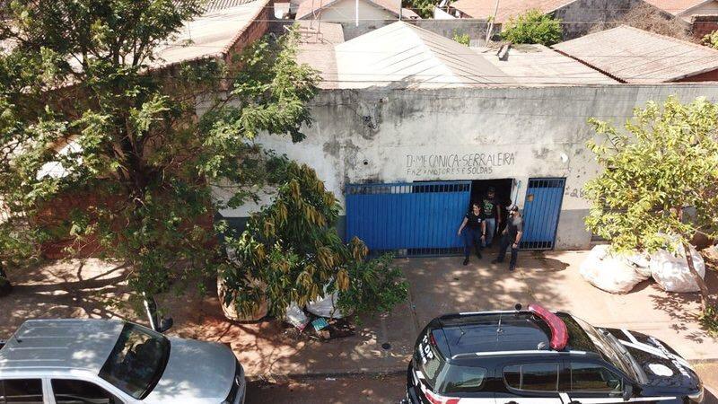 Polícia prende um por receptação e fecha dois ferros-velhos