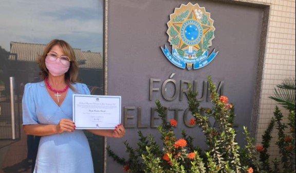 Após posse, prefeita de Sidrolândia nomeia cunhada e sobrinhos na prefeitura