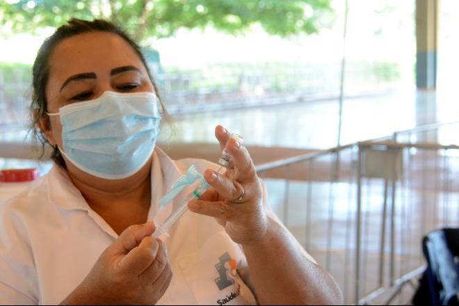 MS “vai às compras” por doses da Covid-19