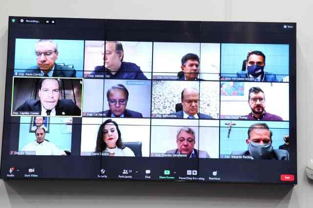 Deputados cobram redução do ICMS da gasolina