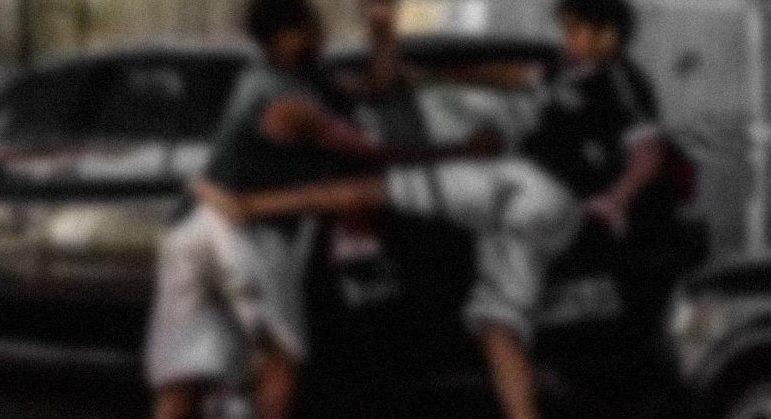 Barraco no motel: marido descobre que mulher está com outro e homens trocam socos