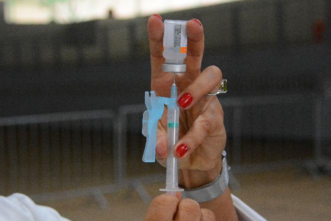 Maioria da bancada federal de MS defende liberação da compra de vacinas