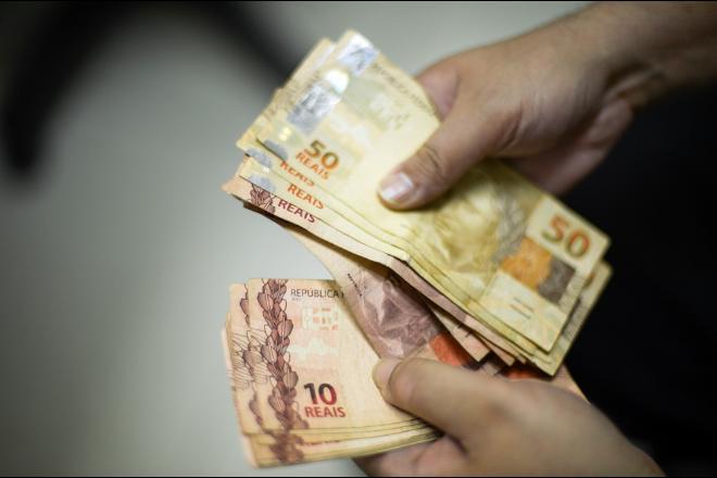 Governo prevê salário mínimo de R$ 1.147 em 22