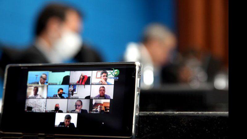 Deputados votam reforma administrativa do governo de MS