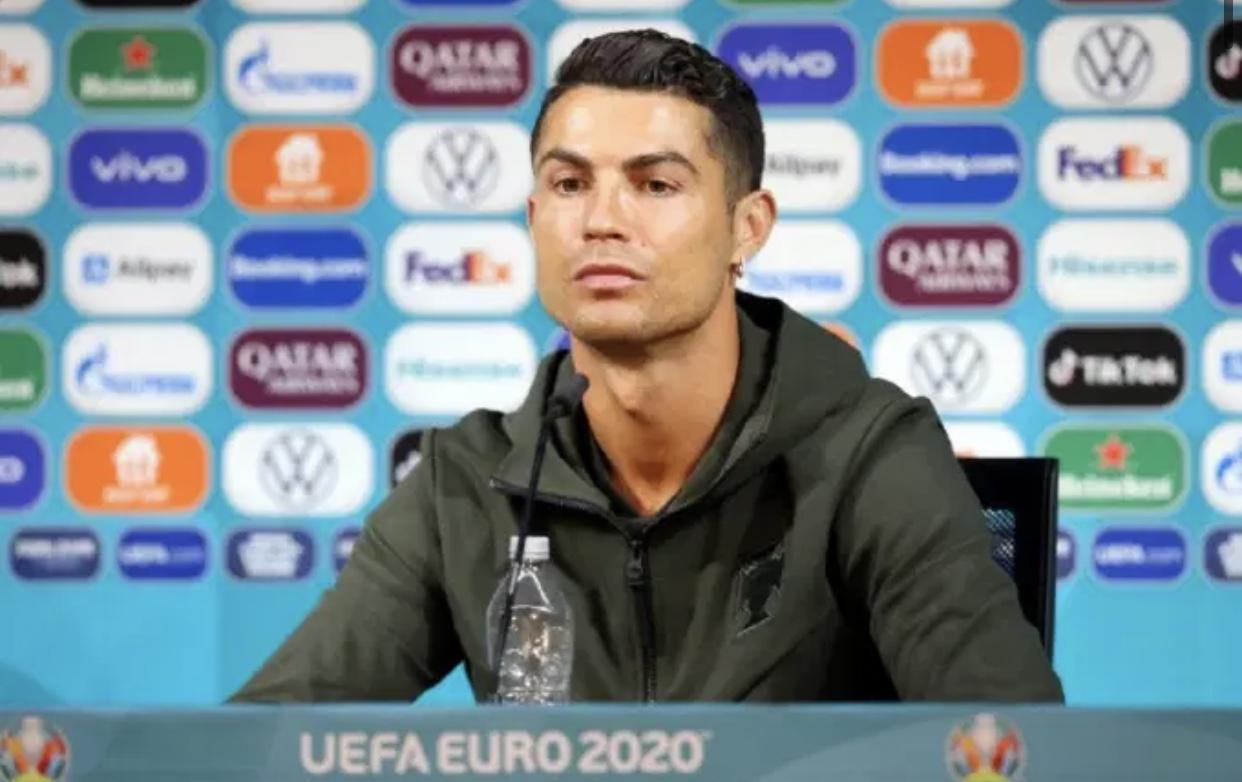 Gesto de Cristiano Ronaldo faz Coca-Cola perder US$ 4 bilhões