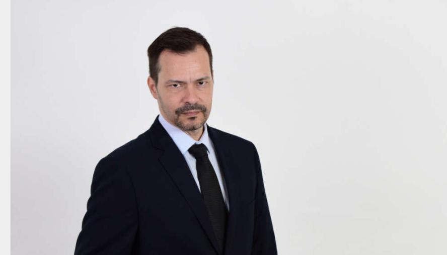 'Gênesis': Heitor Martinez é substituído por dublê após recusar cena de beijo