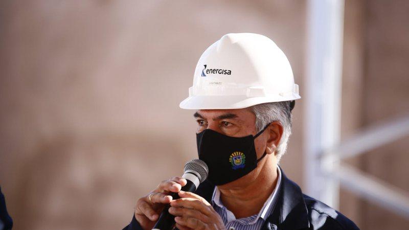 Reinaldo revoga decretos da pandemia e determina volta de servidores vacinados